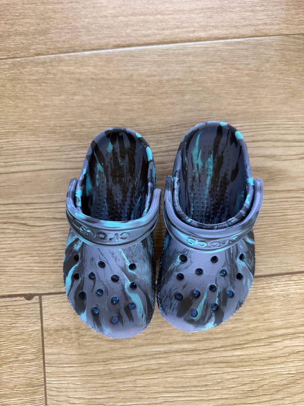 CROCS Kids Black with Teal Tie-Dye Classic Clog